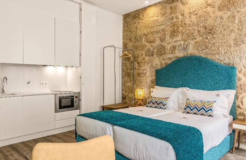 استودیوی استاندارد, 296 Heritage Apartments