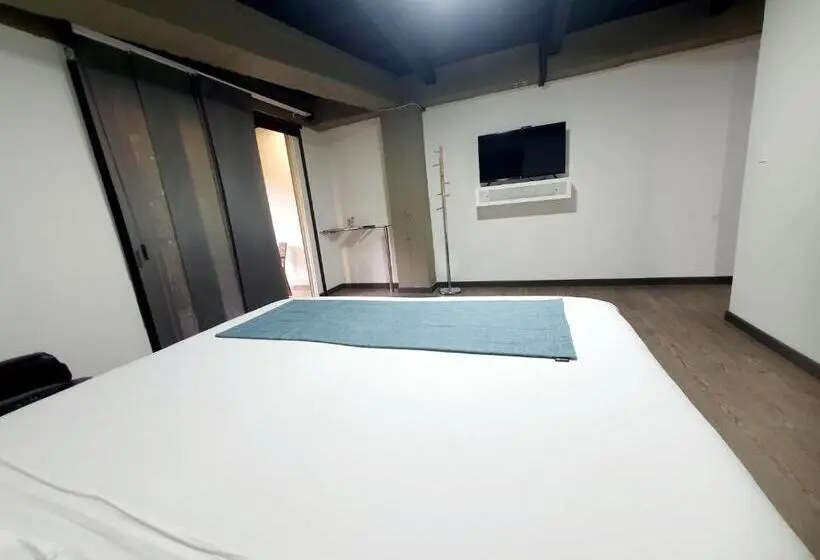 Sviitti, Alojamiento Carriquí