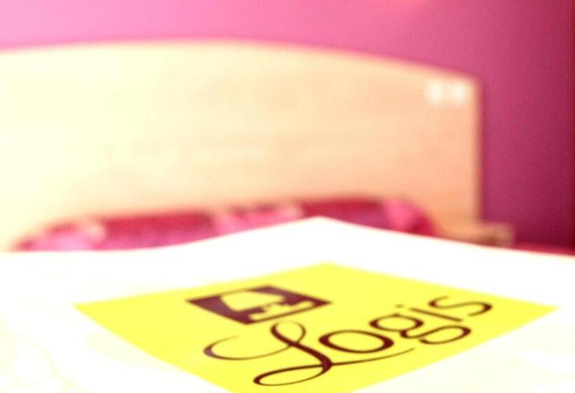 Номер Стандарт Трехместный, Logis Hôtel Auberge Du Pastel Hôtel 3 étoiles Et Restaurant