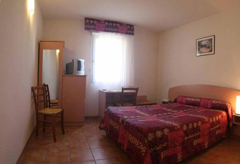 Номер Стандарт Индивидуальный, Logis Hôtel Auberge Du Pastel Hôtel 3 étoiles Et Restaurant