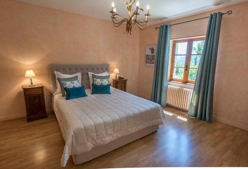 جناح مزود بتراس, Les Hospitaliers