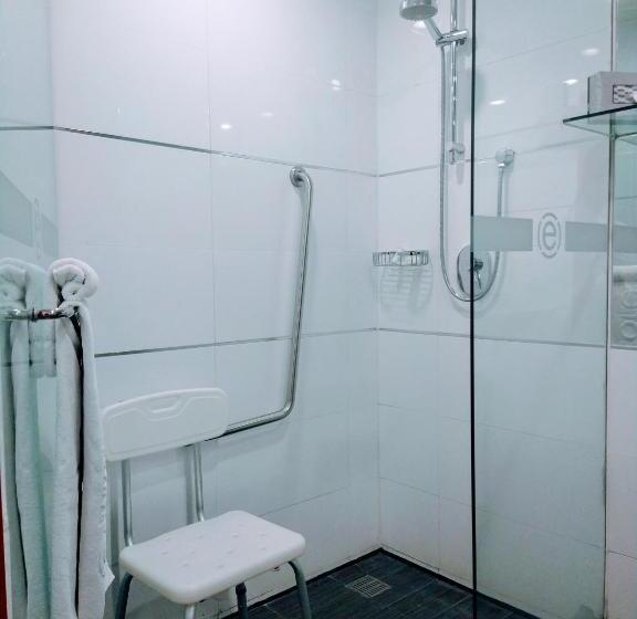 اتاق استاندارد برای معلولان, Ramada Encore By Wyndham Aguascalientes