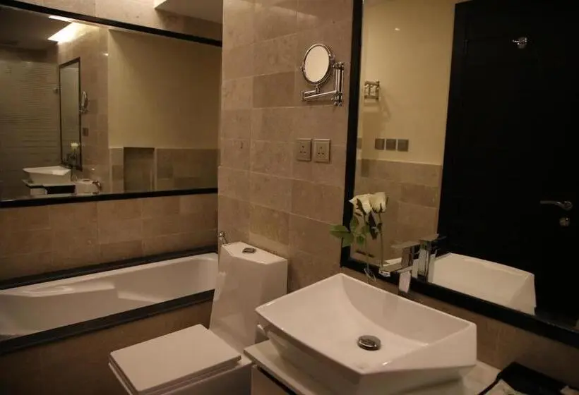 ロイヤルスイート, Raoum Inn Khafji Corniche