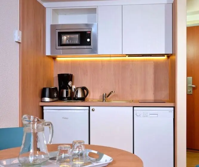 استودیوی استاندارد با چشم‌انداز دریا, Residence Resideal Antibes