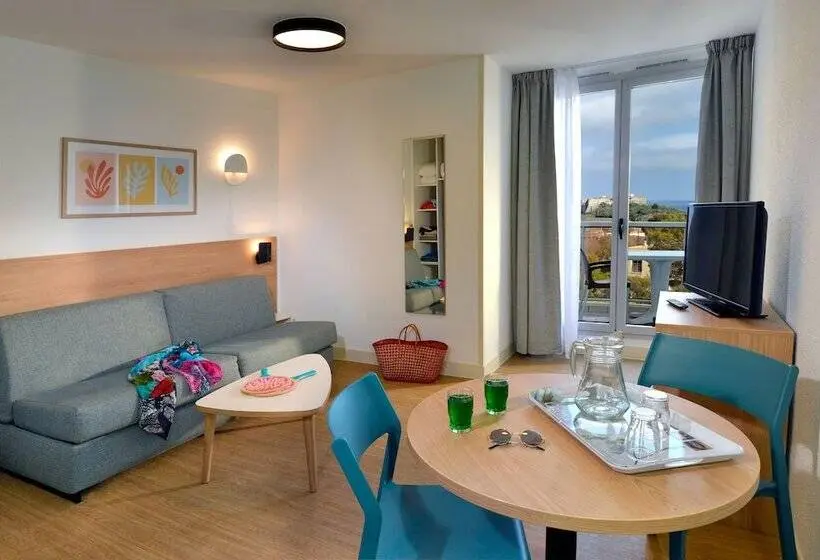 استودیوی استاندارد با چشم‌انداز دریا, Residence Resideal Antibes