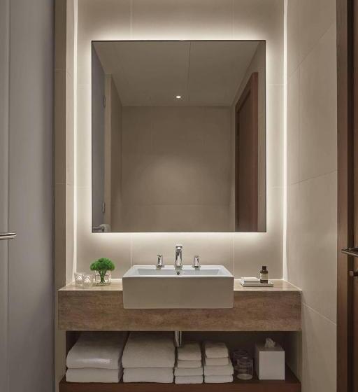 전망 디럭스룸 킹침대, The Abu Dhabi Edition