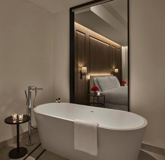 전망 디럭스룸 킹침대, The Abu Dhabi Edition