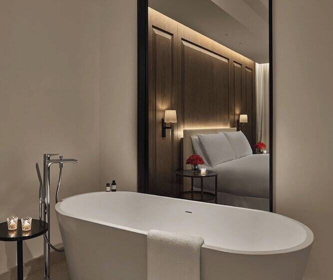 디럭스 룸, The Abu Dhabi Edition