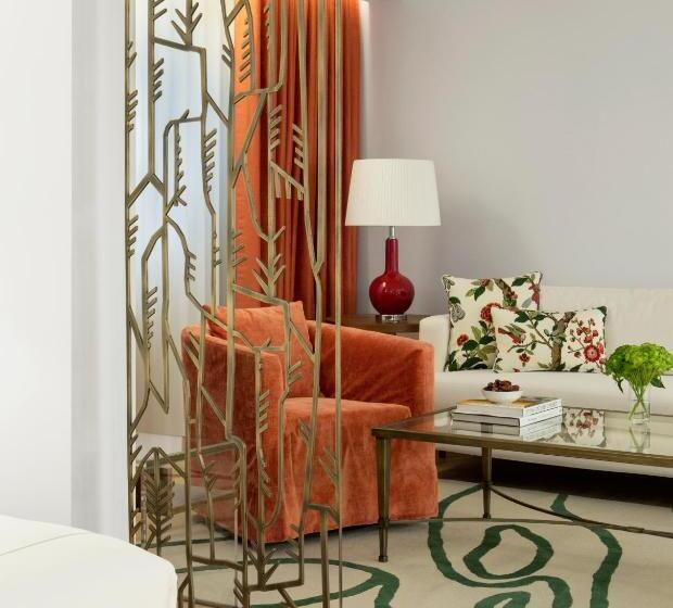 سوییت, The Merchant House