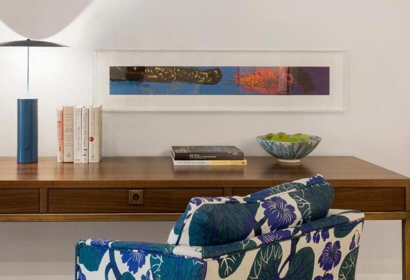 سوییت اجرایی, The Merchant House