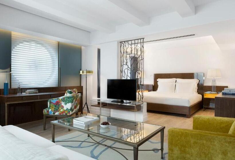 سوییت, The Merchant House