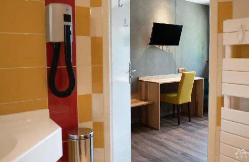 デラックスルーム, Logis Hotel & Restaurant La Corne D Abondance