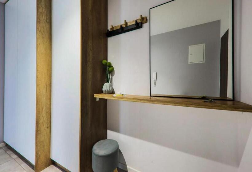 小型套房带阳台, Emihouse Cityvibe Apartments