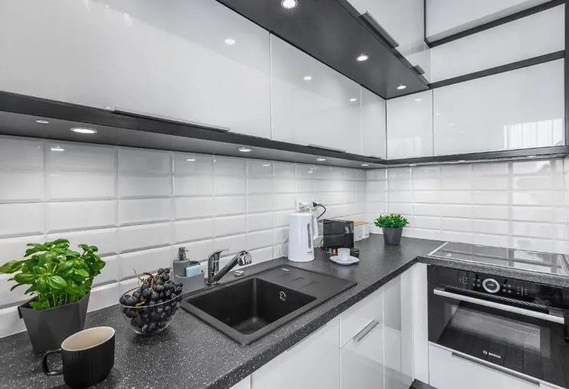 スタンダードスタジオ, Emihouse Cityvibe Apartments