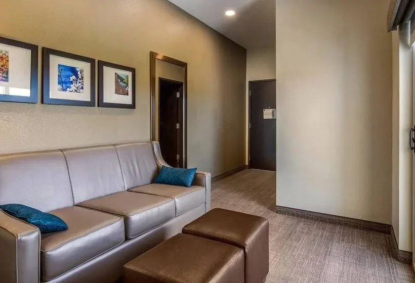 Sviitti Parveke, Comfort Suites