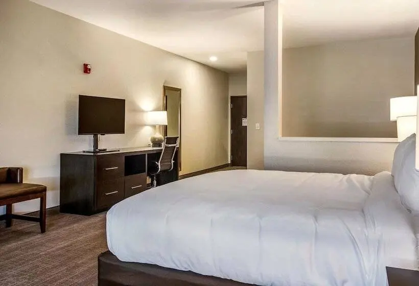 Sviitti Parveke, Comfort Suites