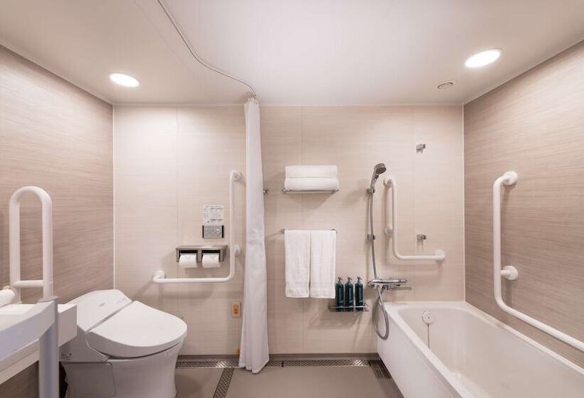 Quarto Estandar para Deficientes Físicos, Doubletree By Hilton Kyoto Station