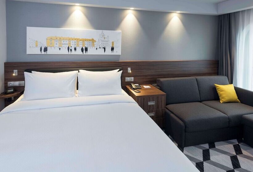 Семейный Номер, Hampton By Hilton Poznan Old Town