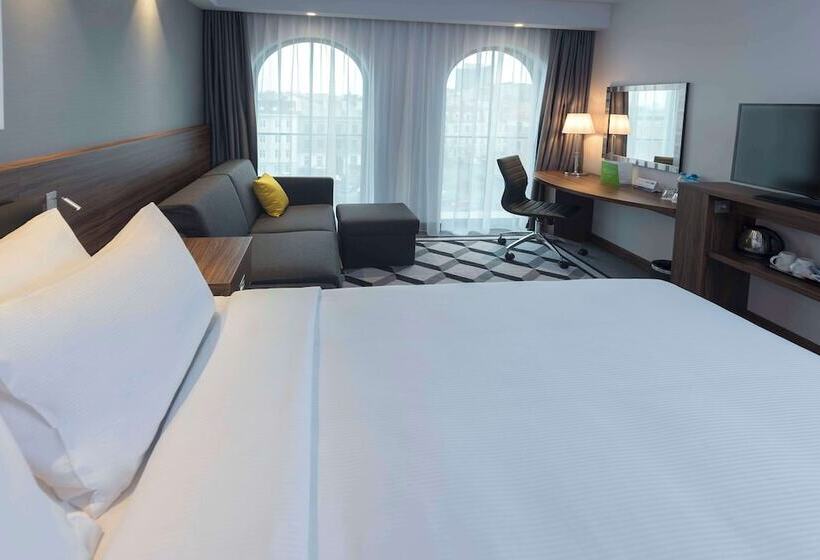غرفة عائلية, Hampton By Hilton Poznan Old Town