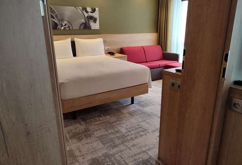 Family Connecting Room, Hampton By Hilton Poznan Old Town