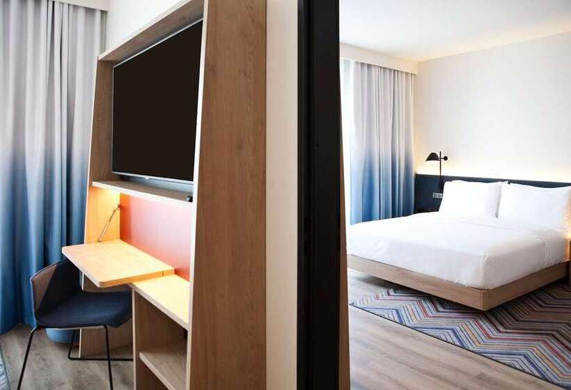 패밀리 연결 룸, Hampton By Hilton Poznan Old Town