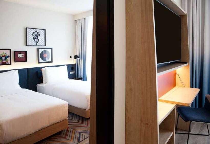 패밀리 연결 룸, Hampton By Hilton Poznan Old Town