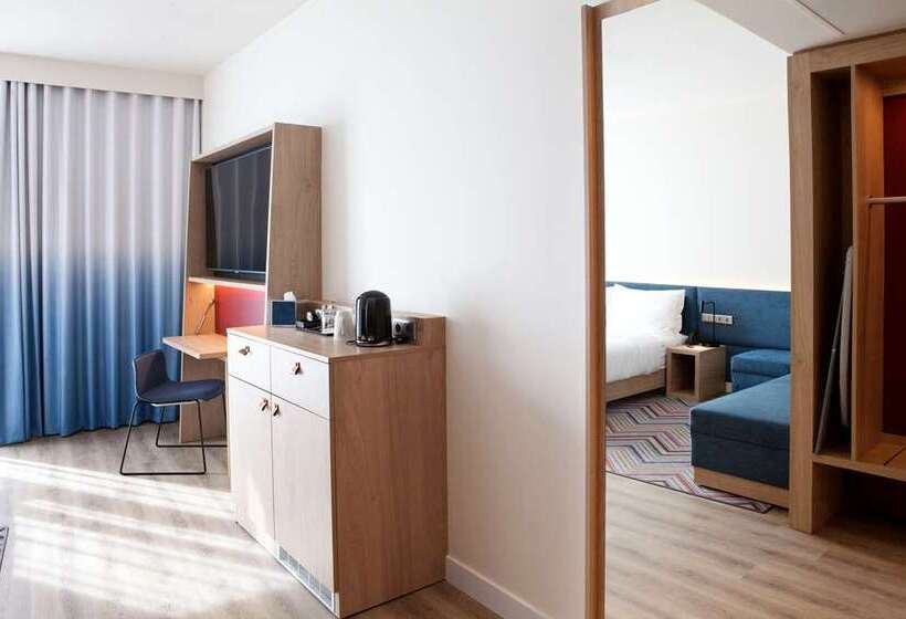 패밀리 연결 룸, Hampton By Hilton Poznan Old Town