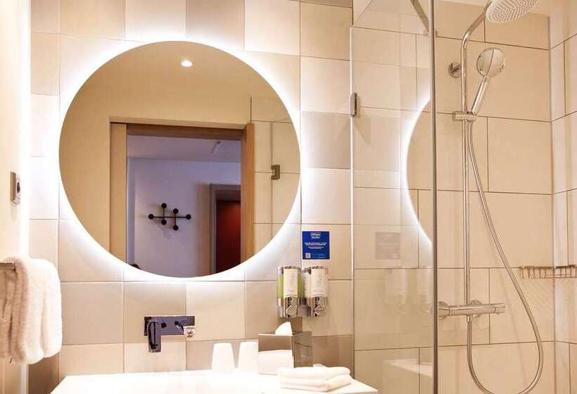 Family Connecting Room, Hampton By Hilton Poznan Old Town