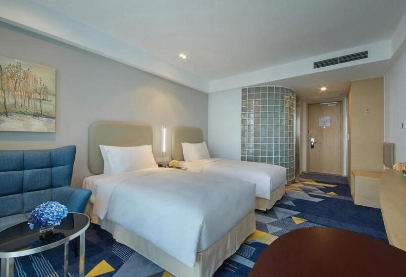 Номер Стандарт, Holiday Inn Express   Qingdao West Coast, An Ihg