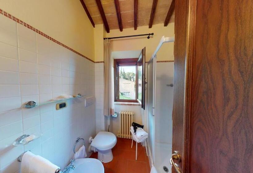 استودیوی استاندارد, Il Castellaro Country House