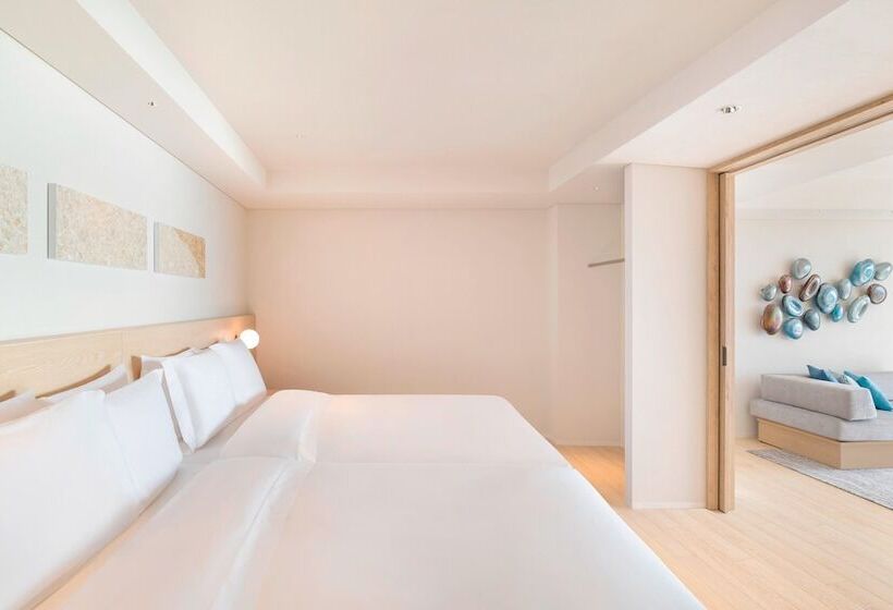 جناح جونيور مطلّ علي البحر, Iraph Sui, A Luxury Collection Hotel, Miyako Okinawa
