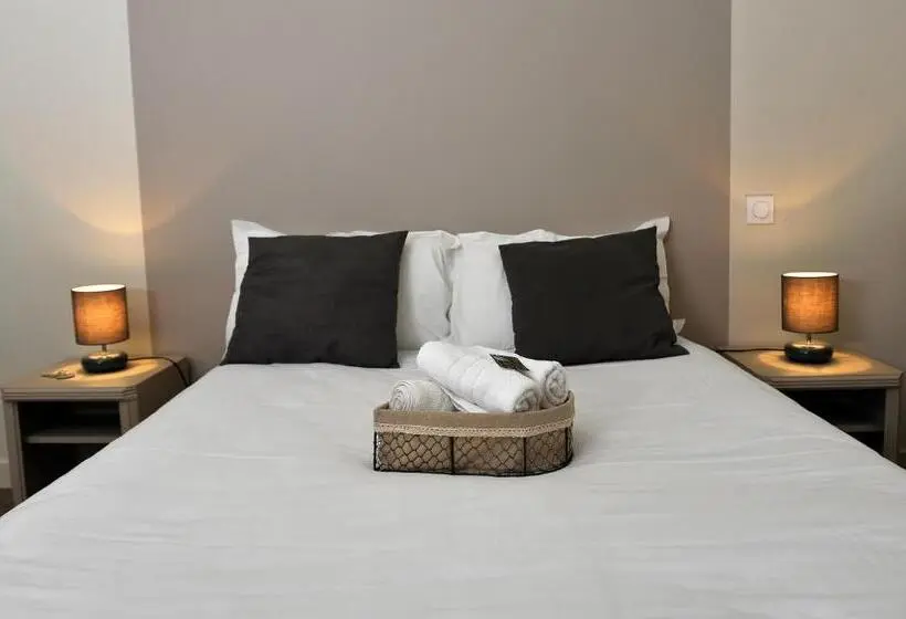 スーペリアールーム, Le Lion D Or   Logis Hotels   Hotel 2 étoiles Et Restaurant