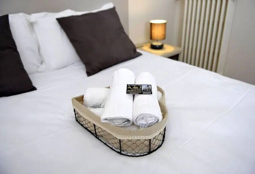 スーペリアールーム, Le Lion D Or   Logis Hotels   Hotel 2 étoiles Et Restaurant