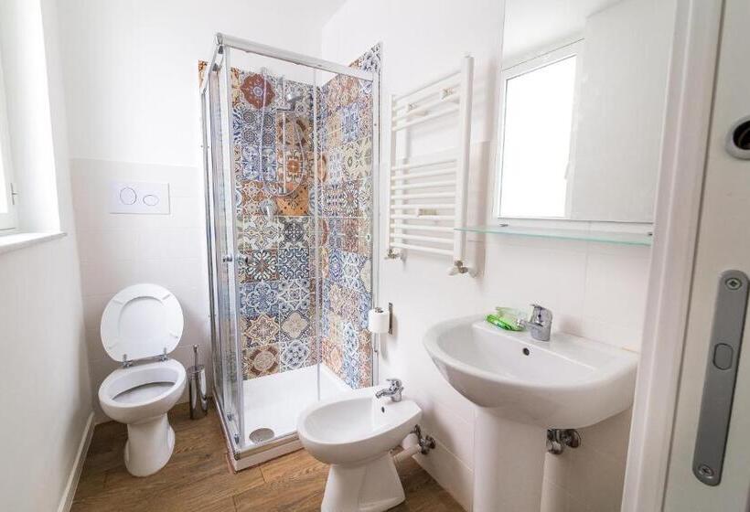 标准单人间, Liberty Suites