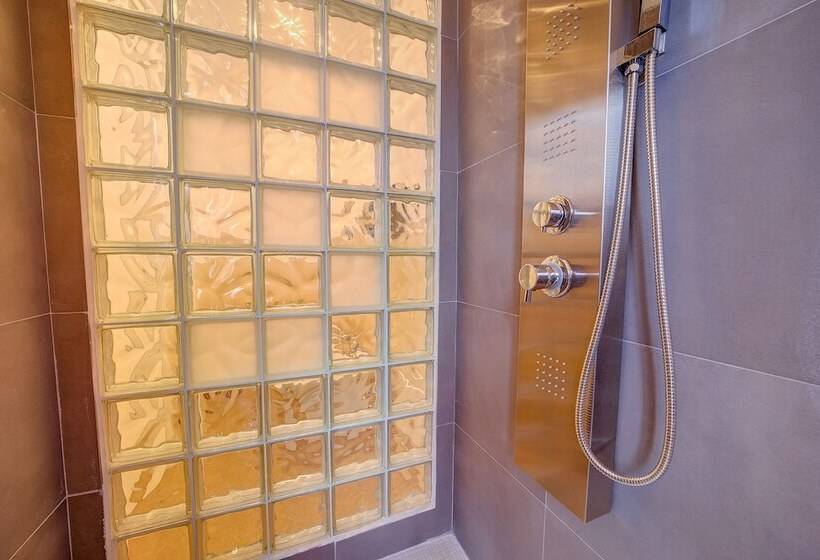 套房, Liberty Suites