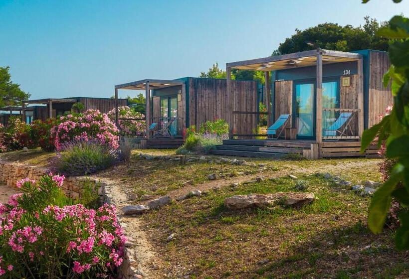 منزل متنقل, Obonjan Island Resort