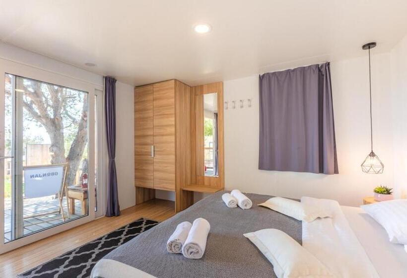 Мобильный Дом, Obonjan Island Resort