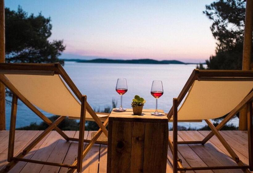 غرفة قياسية مطلّة علي البحر, Obonjan Island Resort