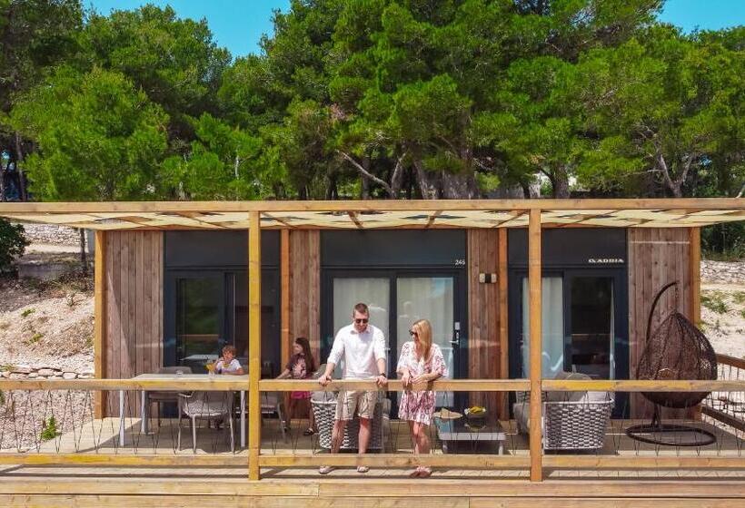 منزل متنقل, Obonjan Island Resort