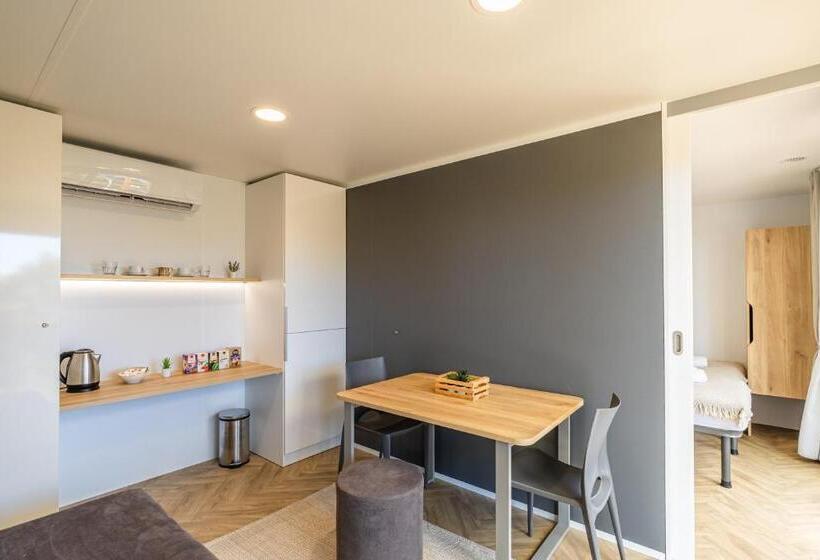 منزل متنقل, Obonjan Island Resort