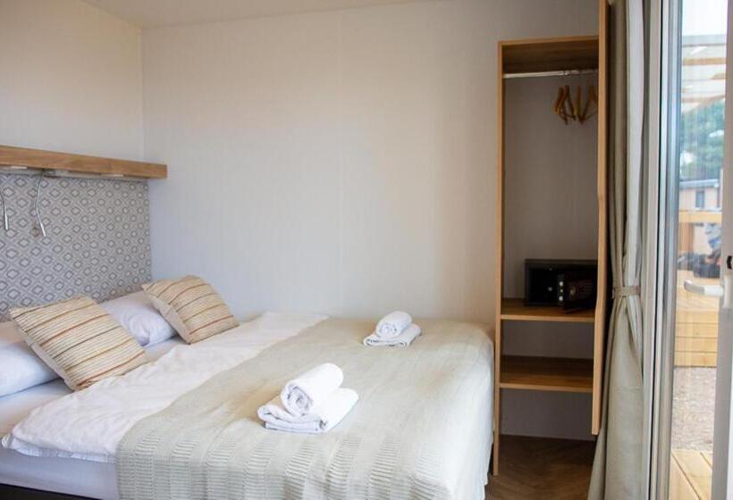 منزل متنقل, Obonjan Island Resort