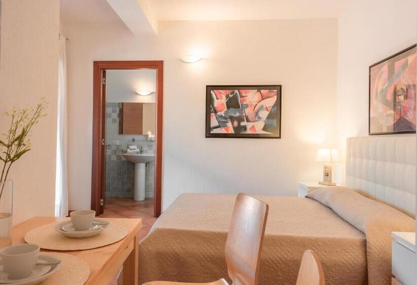 スタンダードスタジオ, Cristal Blu