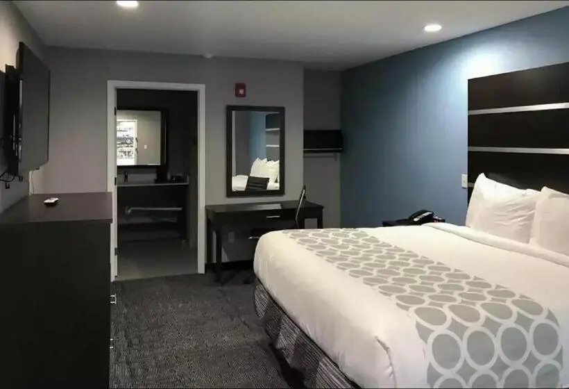 キングサイズベッドのスタンダードルーム, Rodeway Inn South
