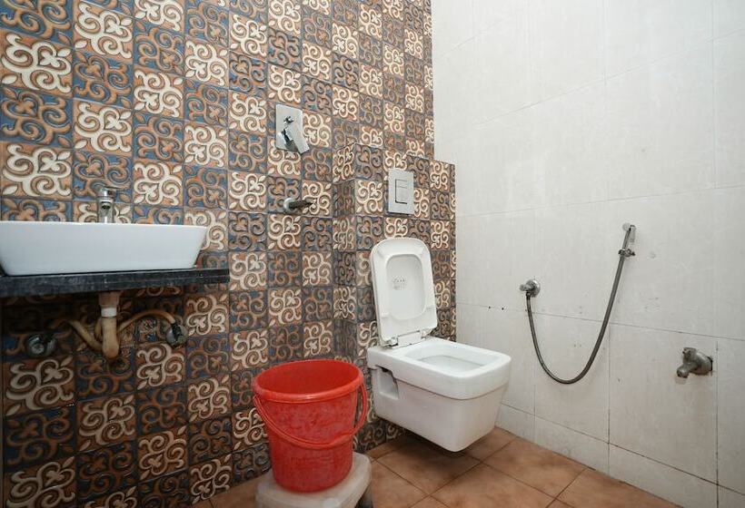 标准间, Sai Dham International