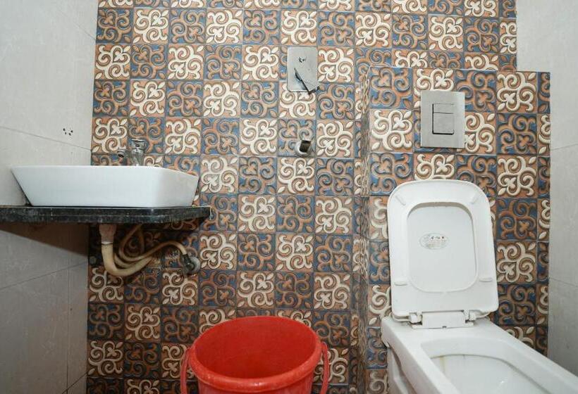 标准间, Sai Dham International