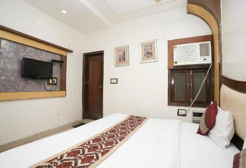 标准间, Sai Dham International