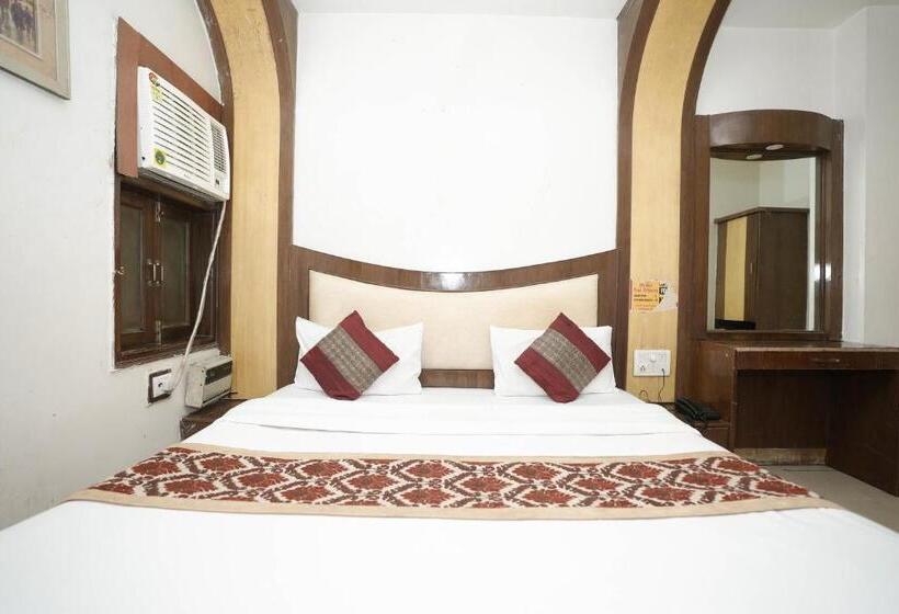 标准间, Sai Dham International