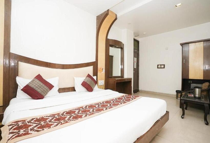 标准间, Sai Dham International