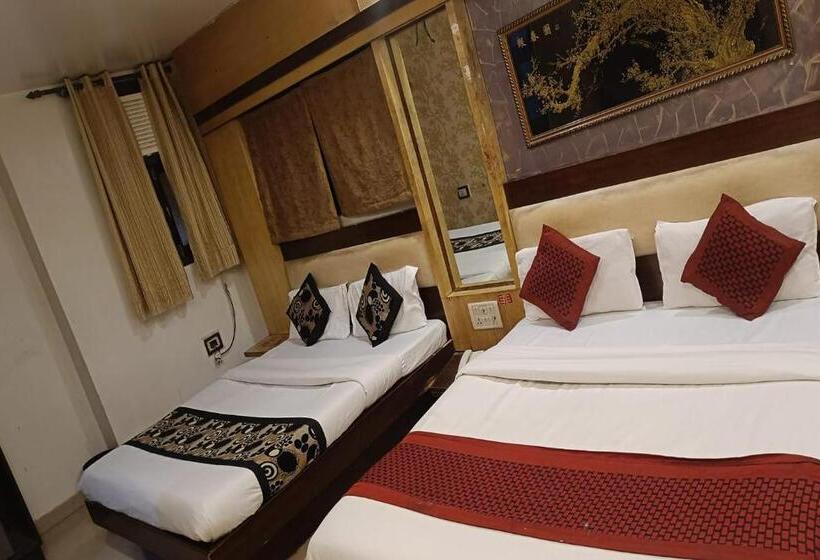 家庭间, Sai Dham International