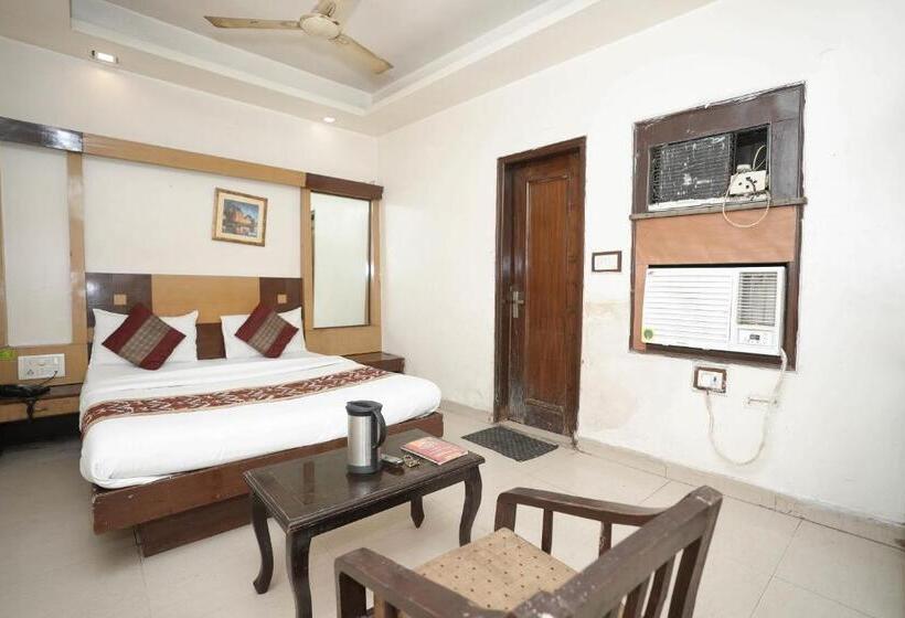 标准间, Sai Dham International